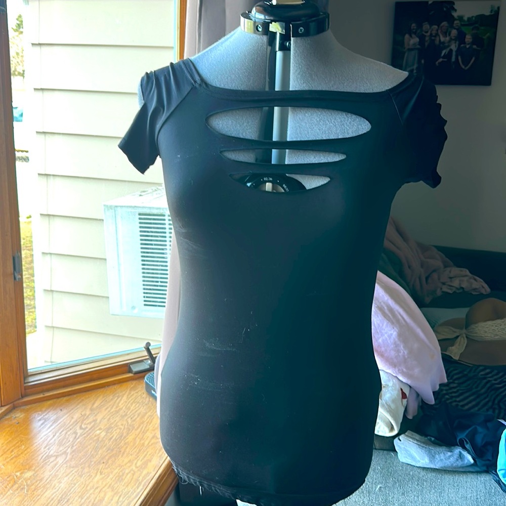 Very Stretchy - Cut Top - size XL - Like New